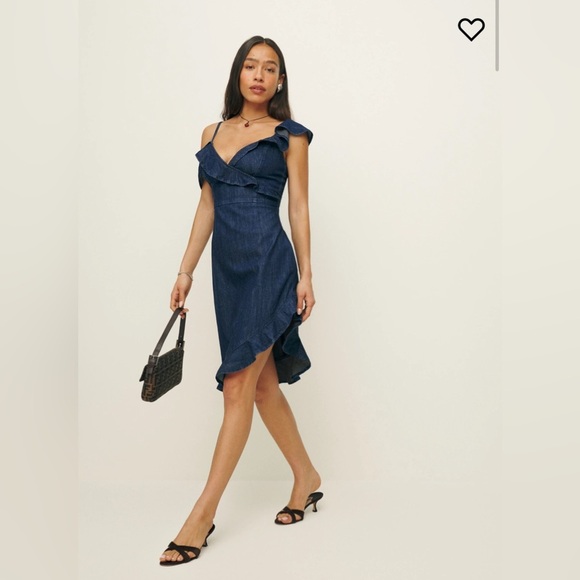 NWT Reformation Evelyn Denim Dress in Galilee Size 6 - Asymmetrical Blue Dress - Picture 3 of 9